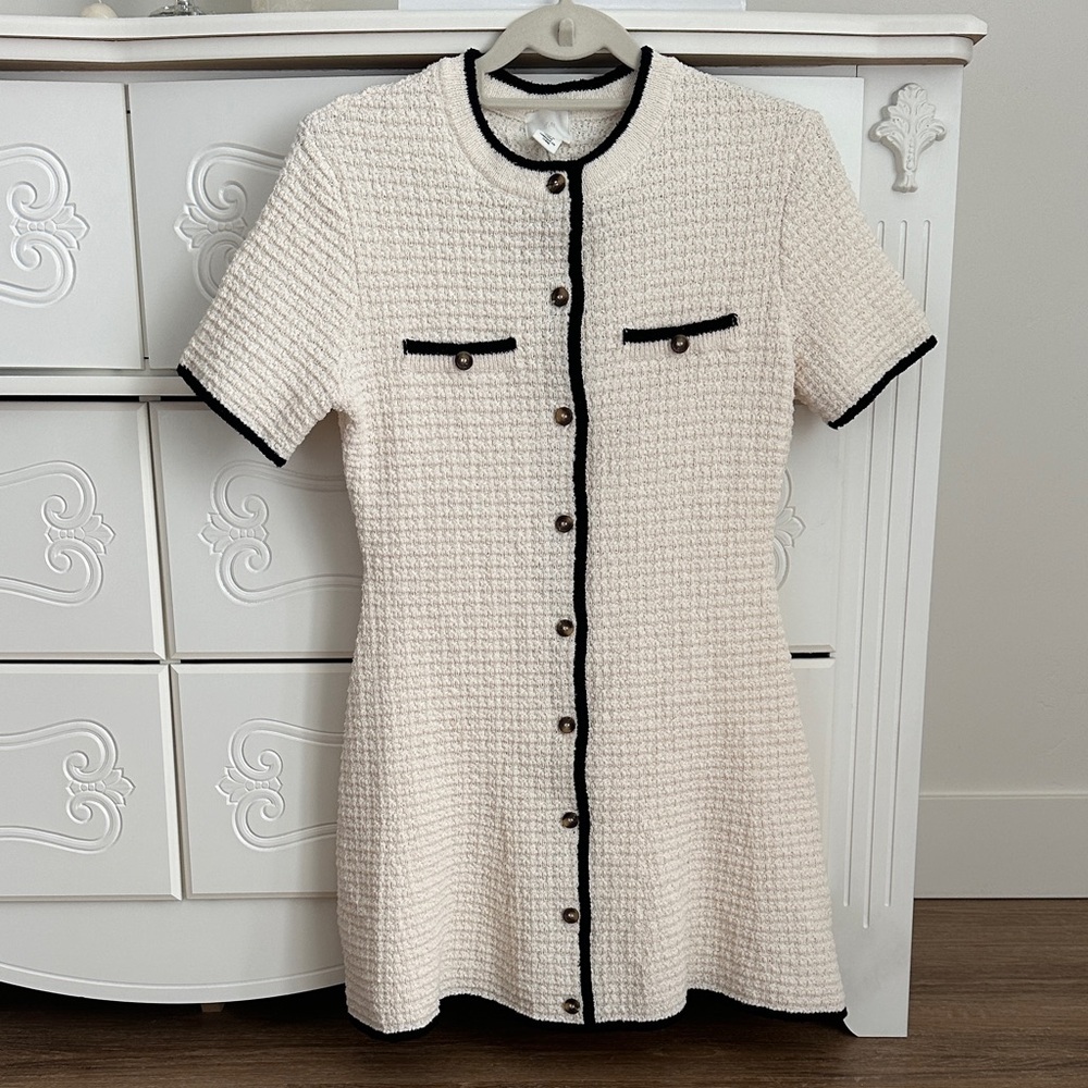 VIRAL Old Money H&M Cream Mini Dress with Black Accents